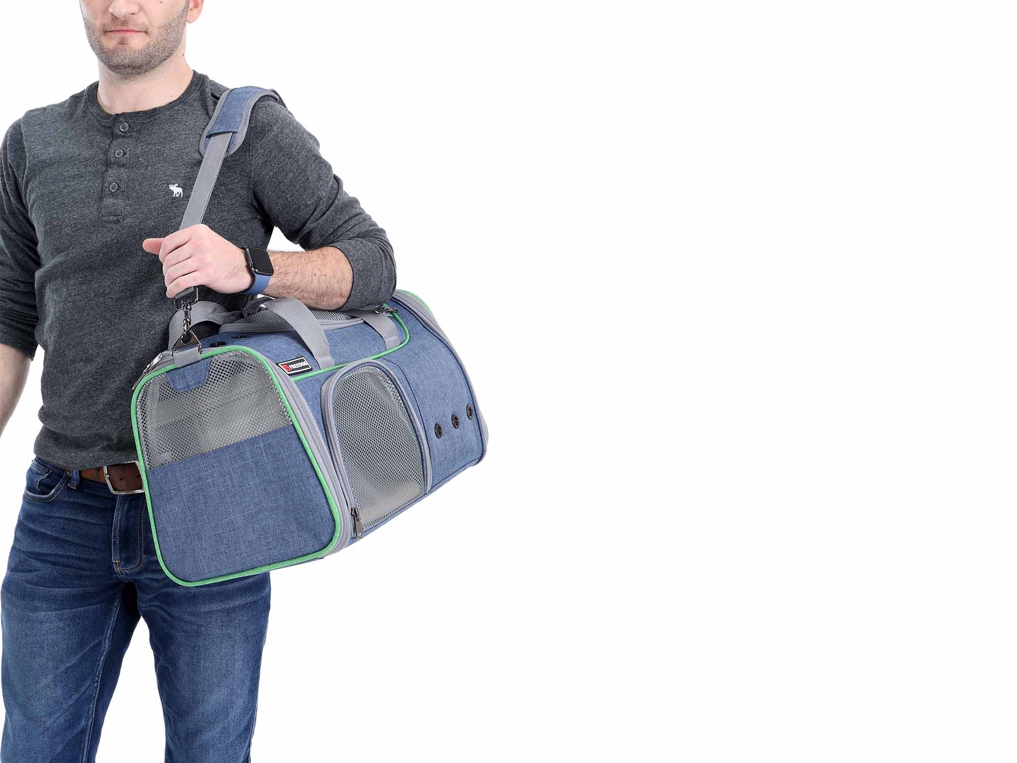 Freedog Aspen transportna torba za pse i mačke – Denim/Plava sa zelenim detaljima (45 x 28 x 28 cm) - Image 4