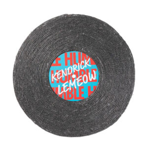 FuzzYard Record Cat Scratcher – Grebalica za mačke u obliku gramofonske ploče (Kendrick Lemeow)